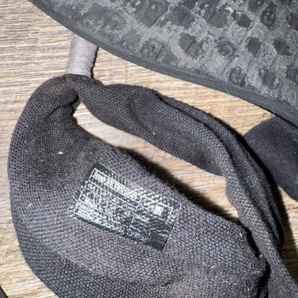 Sanuk yoga sling